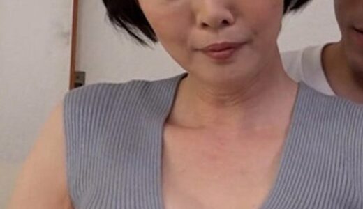 【 h_1724m581g00004】主婦中出し夕食前にお母さんとSEXトレーニング！！巨乳を揉み指のトレーニング、舐め舌のトレーニングetc…いろんなトレーニングで身も心もスッキリさせてくれる僕の母！