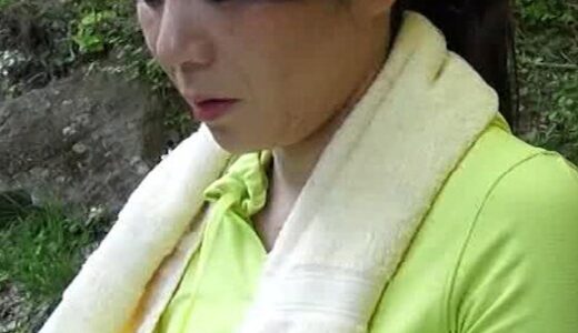 【官能】性欲溢れる若い男の暴走に戸惑いながらも乳首を勃起させて感じてしまう熟女と禁断の変態野外中出しSEX！でエロすぎてびっくりｗ｜h_1724m821g00012